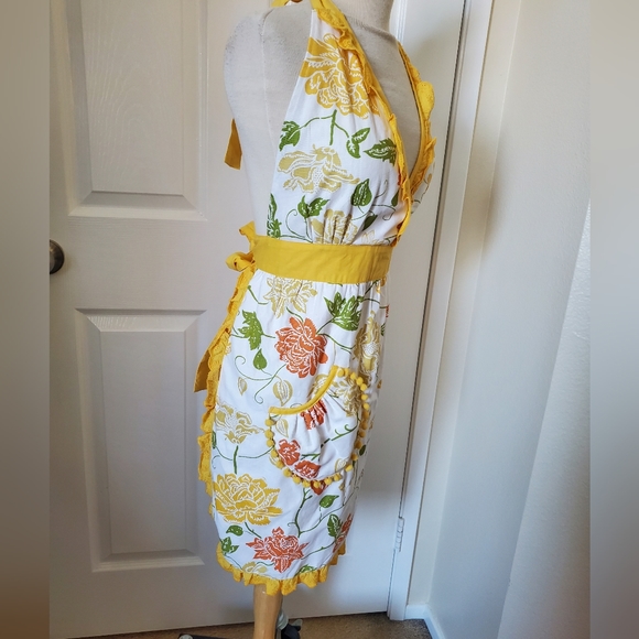 Colorful Yellow Floral Pattern Cotton Apron Women's Size S/M - Picture 2 of 8